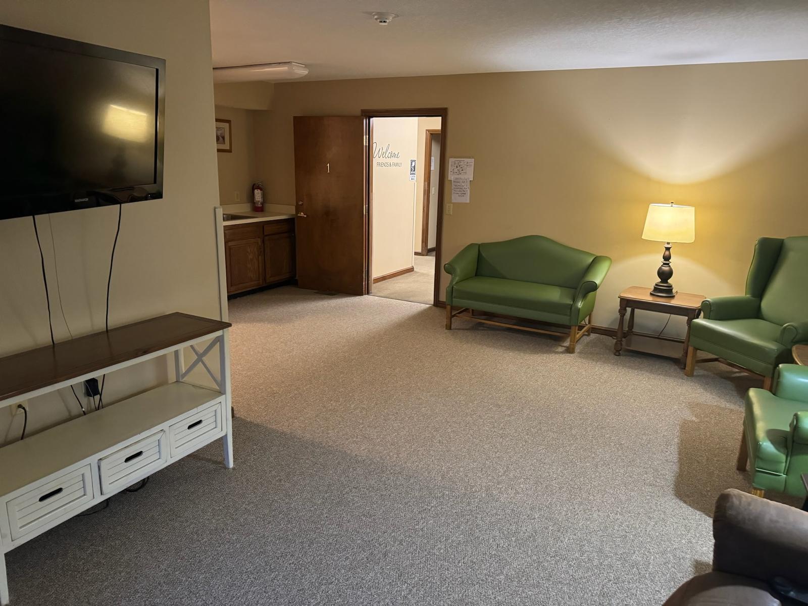 Heal Space Toledo dining and kitchen